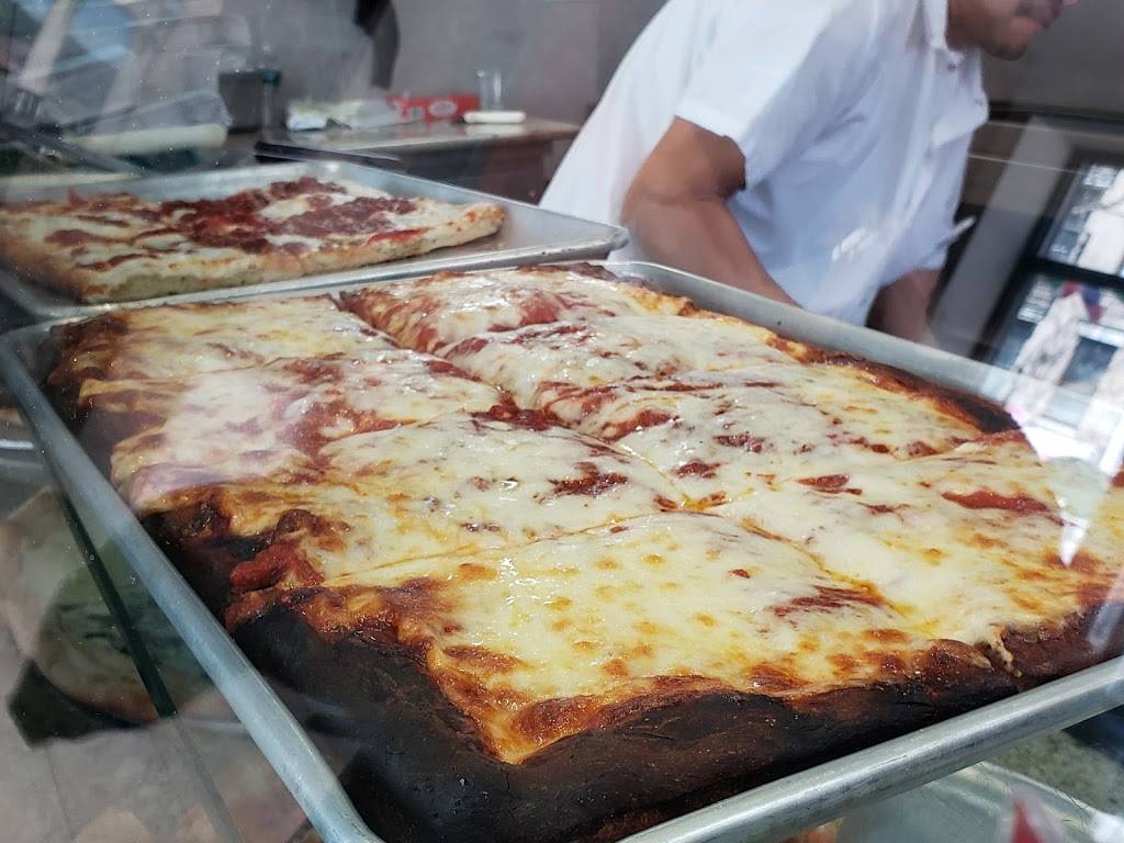 Italian Village Pizza | restaurant | 1494 1st Avenue #1, New York, NY 10075, USA | 2125355950 OR +1 212-535-5950