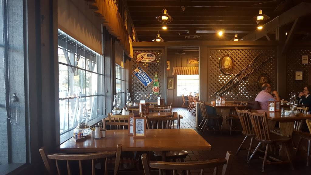 Cracker Barrel Old Country Store | restaurant | 3203 Queen City Dr, Charlotte, NC 28208, USA | 7043932670 OR +1 704-393-2670