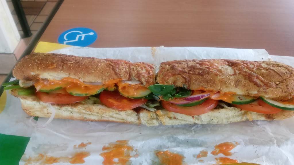 Subway | restaurant | 7800 Long Point Rd, Houston, TX 77055, USA | 7136882022 OR +1 713-688-2022