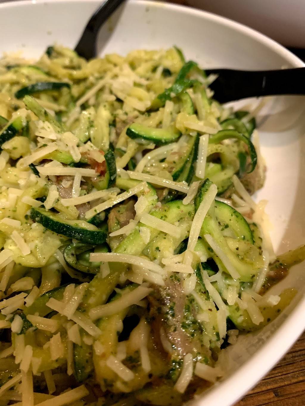 Noodles and Company | restaurant | 15575 Hall Rd, Macomb, MI 48044, USA | 5864883628 OR +1 586-488-3628