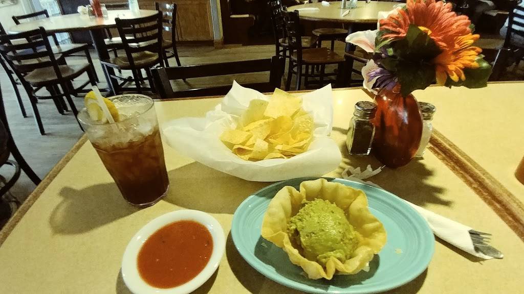 Neives Mexican Food & Catering | restaurant | 119 E 9th Ave, Winfield, KS 67156, USA | 6202297600 OR +1 620-229-7600