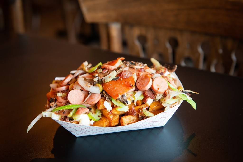 La Poutinerie | restaurant | 853 Avenue Myrand, Québec, QC G1V 2V8, Canada | 4183531630 OR +1 418-353-1630