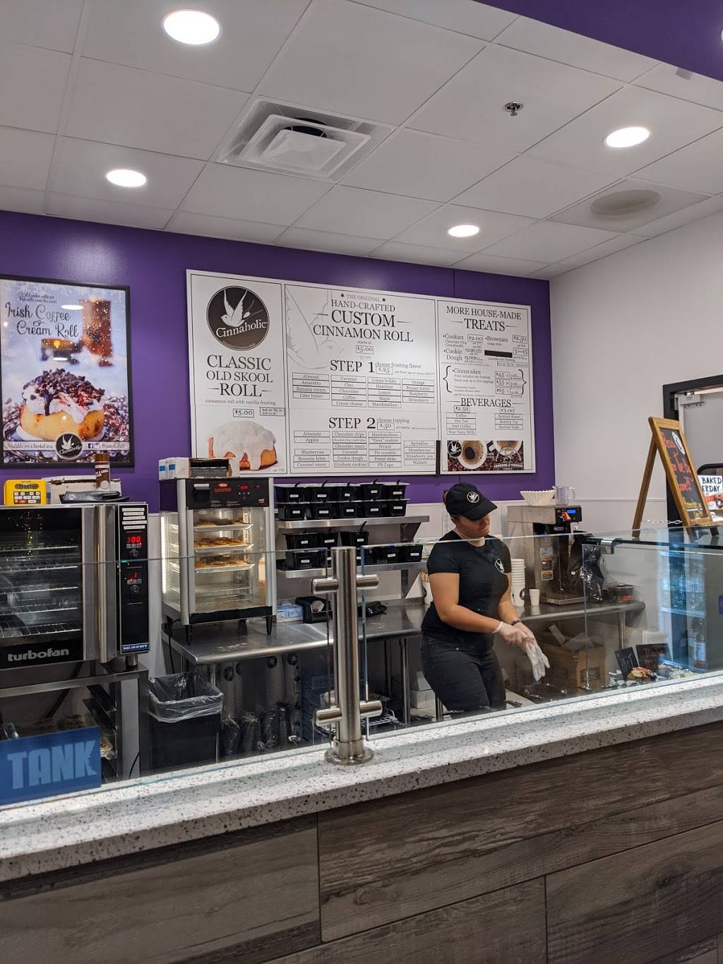 Cinnaholic | bakery | 41 W Jefferson Ave, Naperville, IL 60540, USA | 6308579575 OR +1 630-857-9575