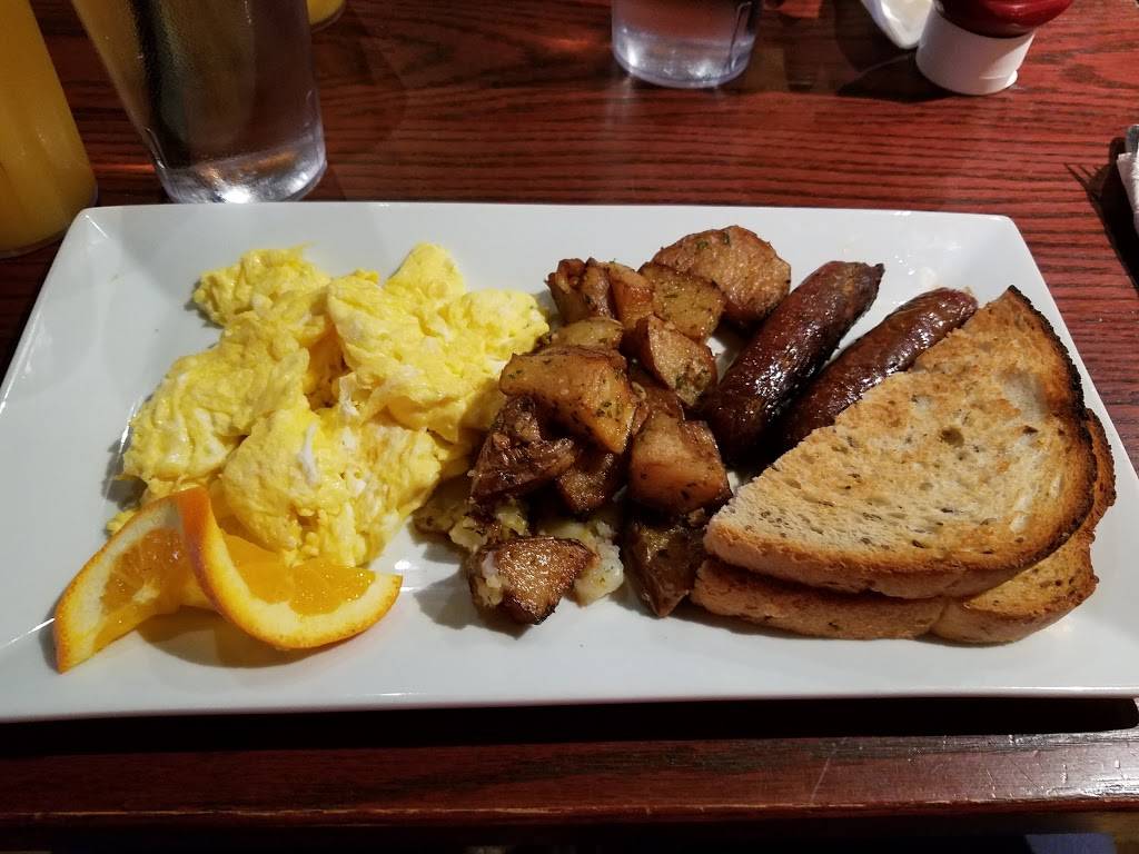 Tunnicliffs Tavern | restaurant | 222 7th St SE, Washington, DC 20003, USA | 2025445680 OR +1 202-544-5680