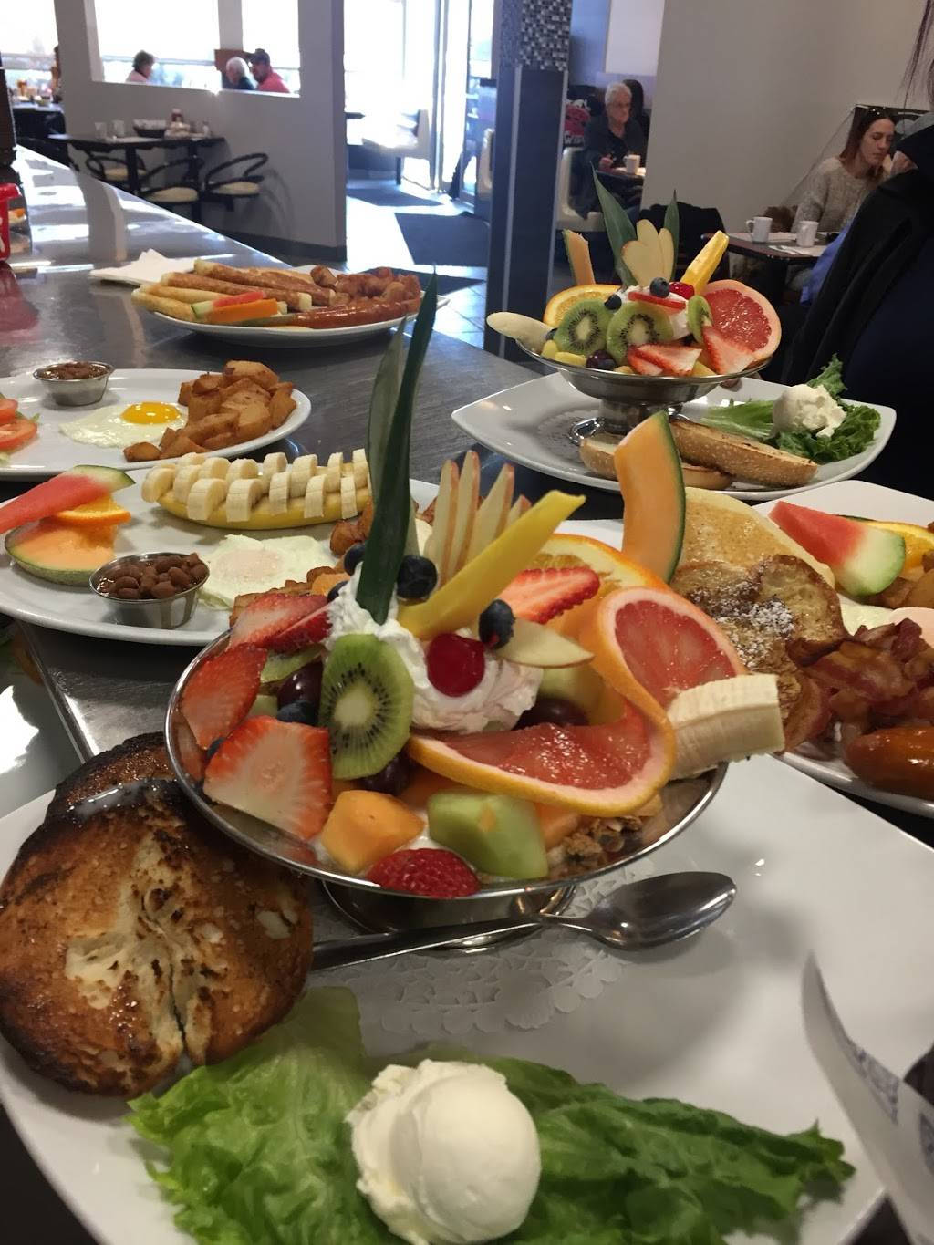 À La Belle Province | restaurant | 1280 Rue Daniel - Johnson O, Saint-Hyacinthe, QC J2S 7K7, Canada | 4502619559 OR +1 450-261-9559