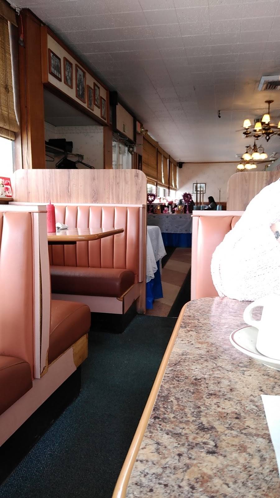 Chris Restaurant | restaurant | 2812 W Erie Ave, Lorain, OH 44053, USA | 4402455822 OR +1 440-245-5822