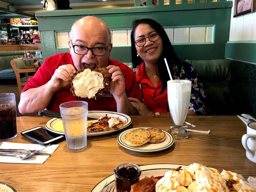 Penfolds Cafe & Bakery | restaurant | 28250 Old Town Front St, Temecula, CA 92590, USA | 9516766411 OR +1 951-676-6411