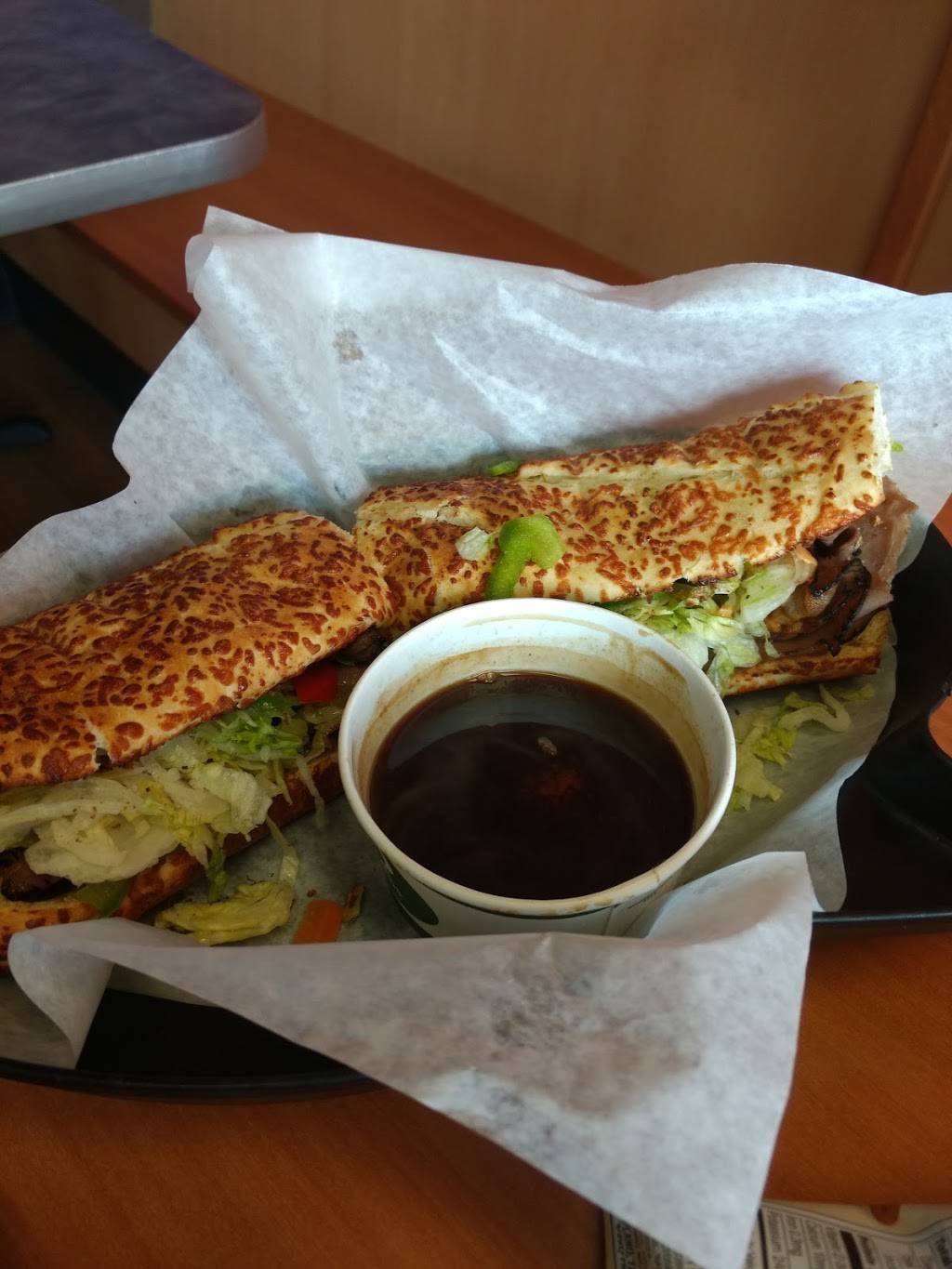 Quiznos | restaurant | 574 E Oakton St, Des Plaines, IL 60018, USA | 8478240478 OR +1 847-824-0478