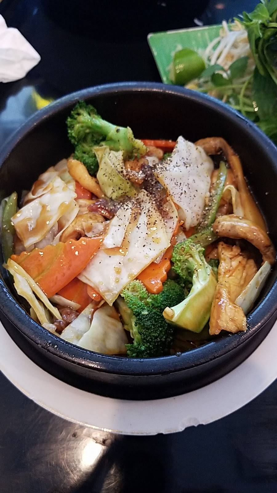 PHO VY | restaurant | 8223 Marbach Rd, San Antonio, TX 78227, USA | 2106733955 OR +1 210-673-3955