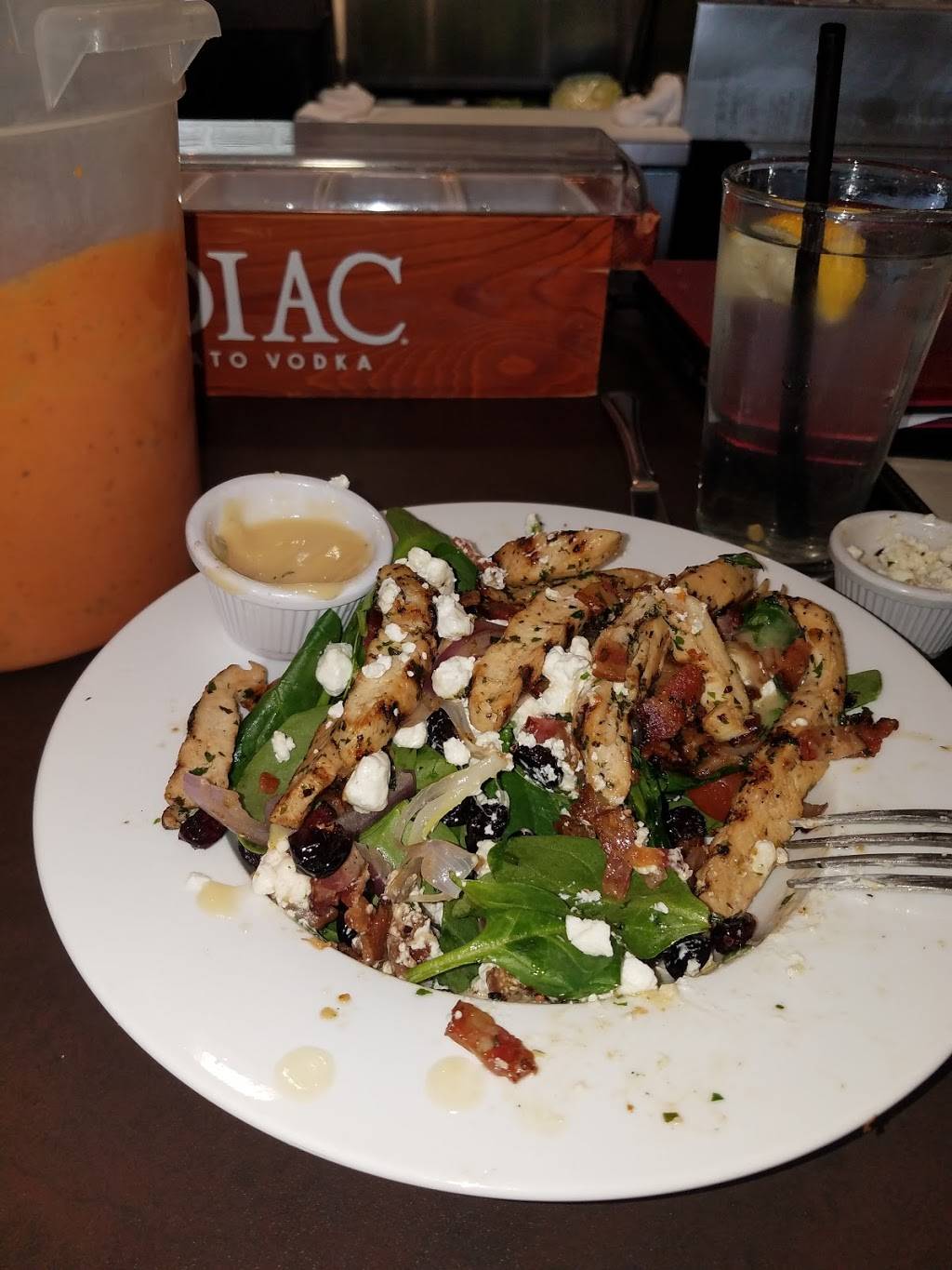 Gus Cafe & Grill | restaurant | 722 Village Ct, Santa Rosa, CA 95405, USA | 7075452212 OR +1 707-545-2212