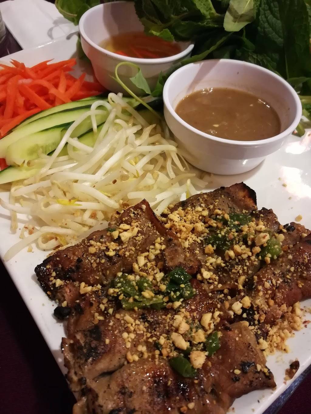 Huong Que HQ Dining | restaurant | 3005 Silver Creek Rd #152, San Jose, CA 95121, USA | 4085320430 OR +1 408-532-0430