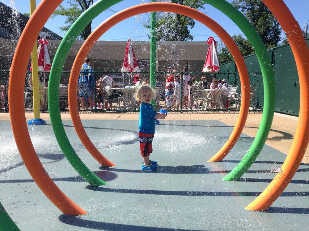 Lillian L. Lutz Recreation Center | restaurant | 1195 Half Day Rd, Highland Park, IL 60035, USA | 8474326355 OR +1 847-432-6355