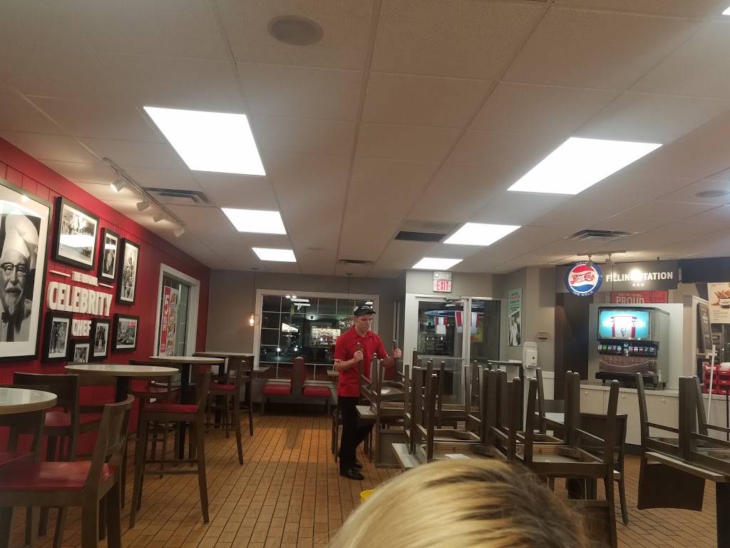 KFC | restaurant | 43 Walters Place, House Springs, MO 63051, USA | 6366710573 OR +1 636-671-0573