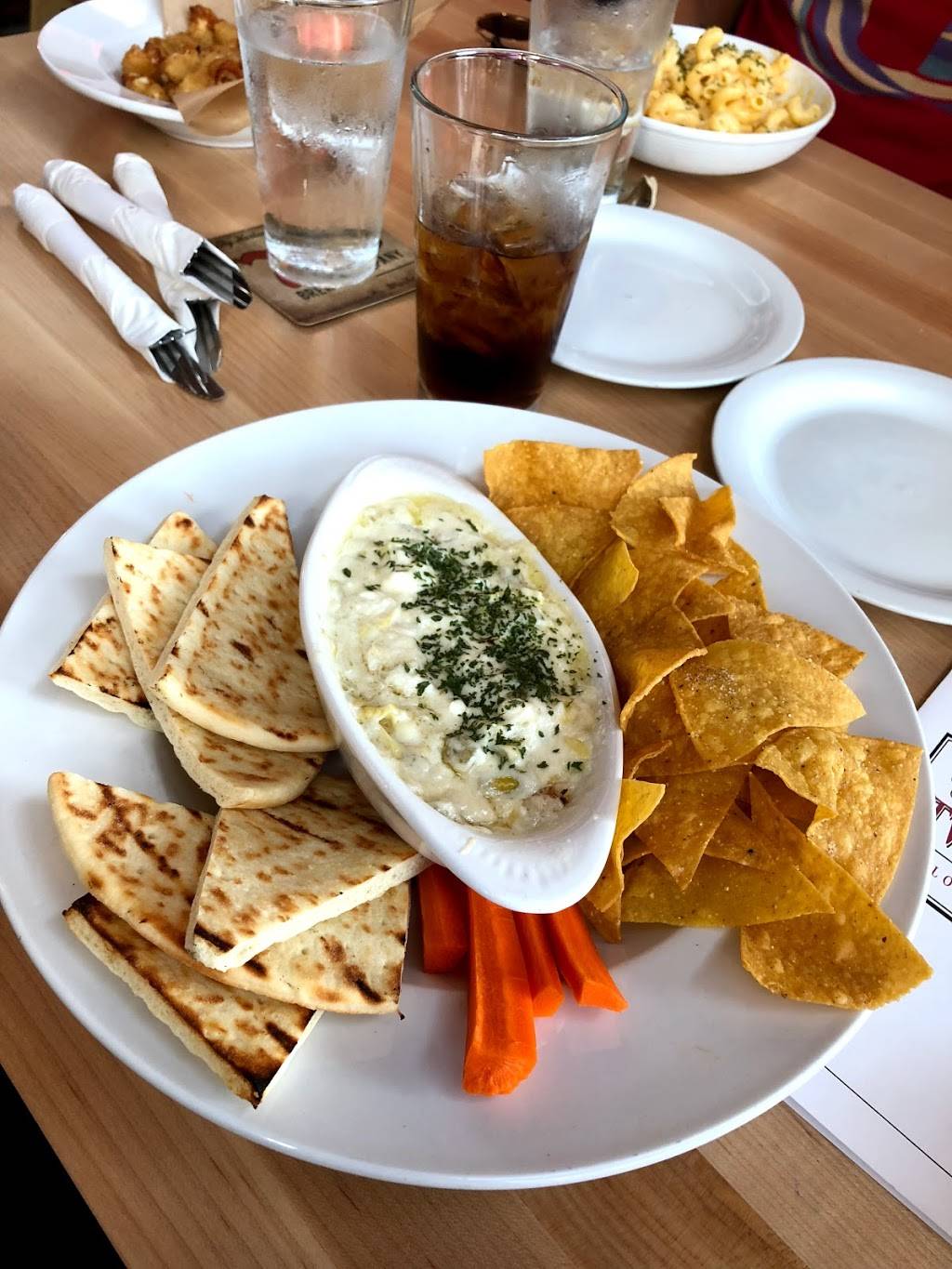 Two Town Pub and Cafe | restaurant | 5005 Main St, Tacoma, WA 98407, USA | 2532129477 OR +1 253-212-9477