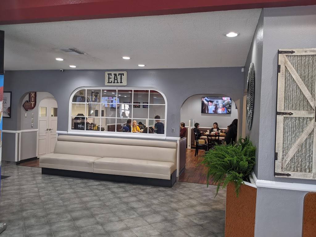 Dukes Cafe | restaurant | 2099 E Orangethorpe Ave, Placentia, CA 92870, USA | 7149837056 OR +1 714-983-7056