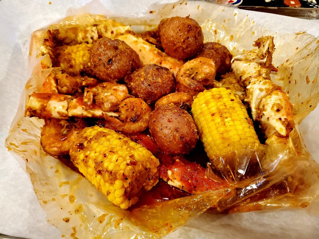 Lowcountry Lakeview | restaurant | 3343 N Clark St, Chicago, IL 60657, USA | 3128666161 OR +1 312-866-6161