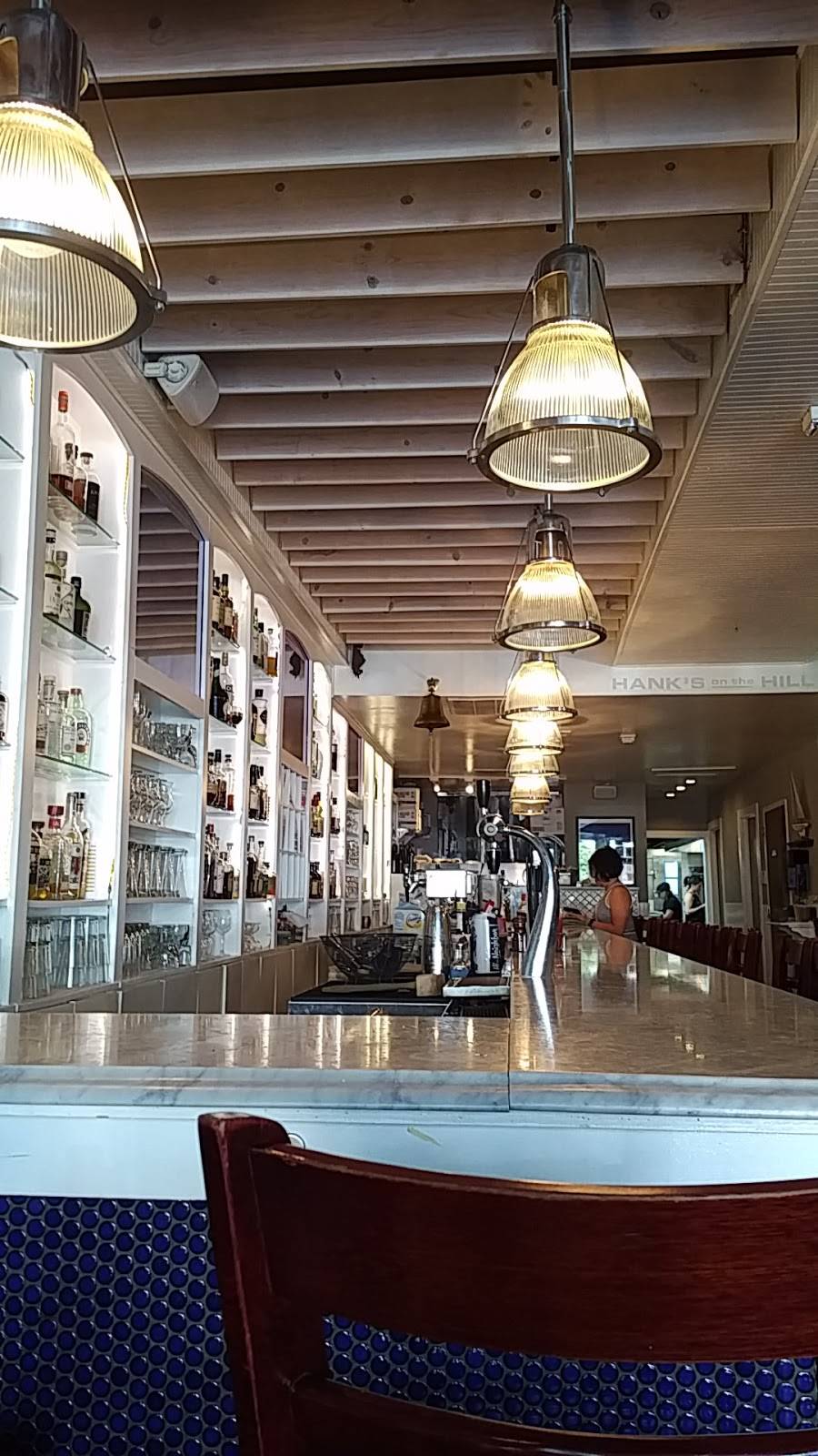 Hanks Oyster Bar | restaurant | 633 Pennsylvania Ave SE, Washington, DC 20003, USA | 2027331971 OR +1 202-733-1971