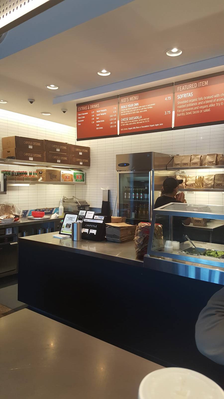 Chipotle Mexican Grill | restaurant | 2383 Sycamore Rd, DeKalb, IL 60115, USA | 8157540379 OR +1 815-754-0379
