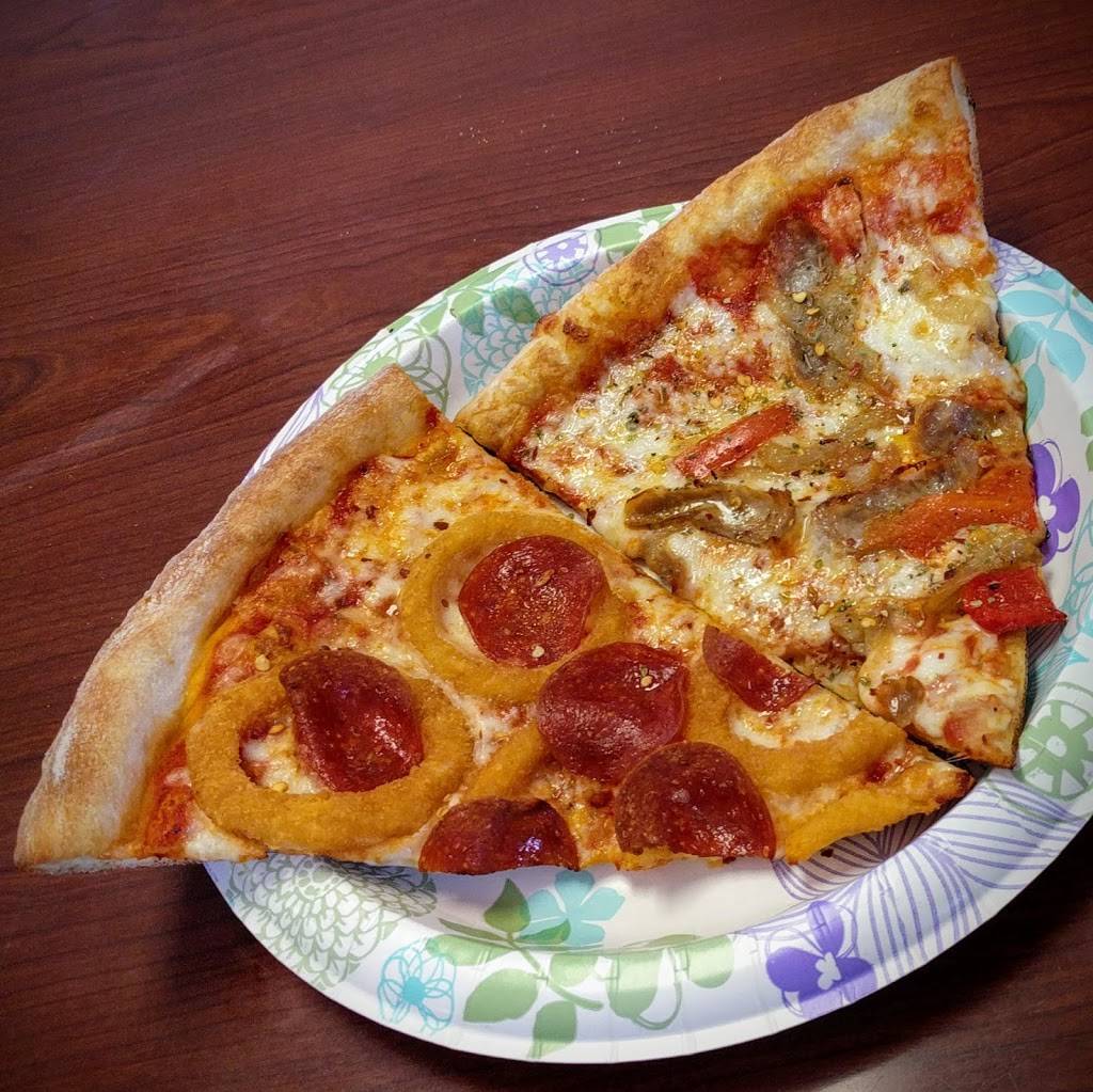 Ninos Pizza & Restaurant | restaurant | 6194 Edgewater Dr, Orlando, FL 32810, USA | 4072537363 OR +1 407-253-7363