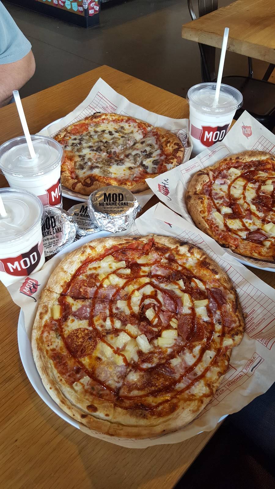 MOD Pizza | restaurant | 5225 Cornerstone North Boulevard, Centerville, OH 45440, USA | 9373101358 OR +1 937-310-1358