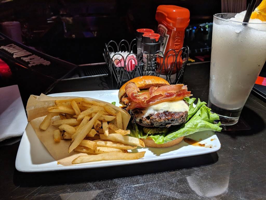 TGI Fridays | restaurant | 2515 W Memorial Rd, Oklahoma City, OK 73134, USA | 4057492515 OR +1 405-749-2515