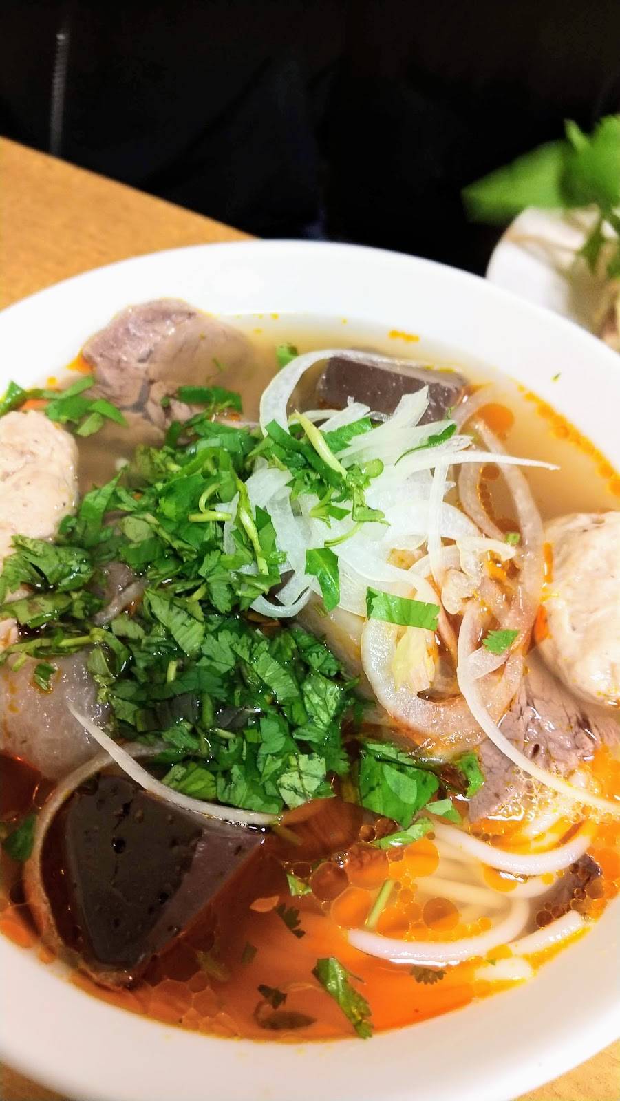 Huong Giang Restaurant | restaurant | 14564 Brookhurst St, Westminster, CA 92683, USA | 7145314930 OR +1 714-531-4930