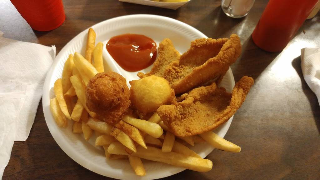 Trumans Seafood & Sandwiches | meal takeaway | 8185 Central Plank Rd, Wetumpka, AL 36092, USA | 3345673156 OR +1 334-567-3156