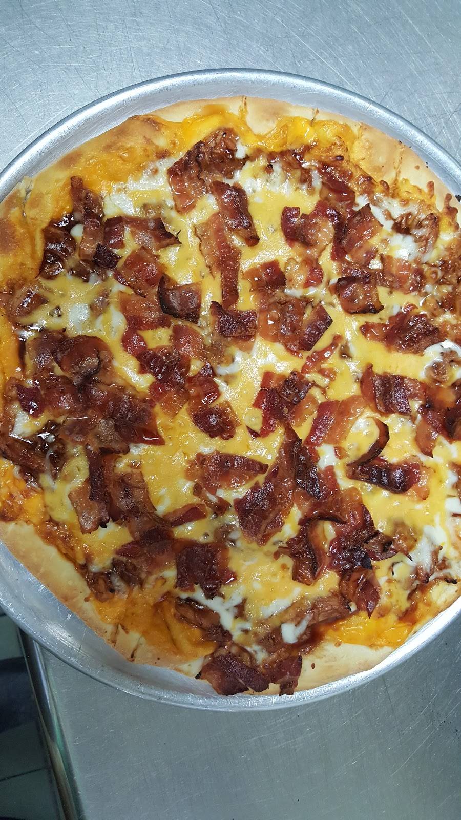 Di Carlos Pizza | restaurant | 330 N Springfield St, Virden, IL 62690, USA | 2179655323 OR +1 217-965-5323