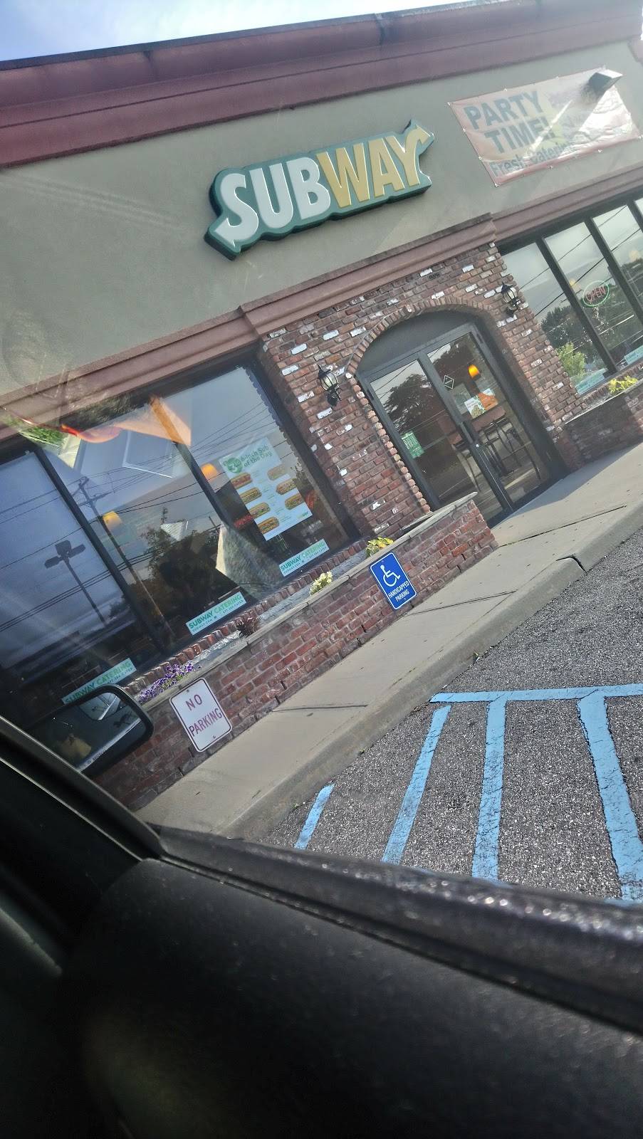 Subway Restaurants | restaurant | 495 Commack Rd, Deer Park, NY 11729, USA | 6313921057 OR +1 631-392-1057