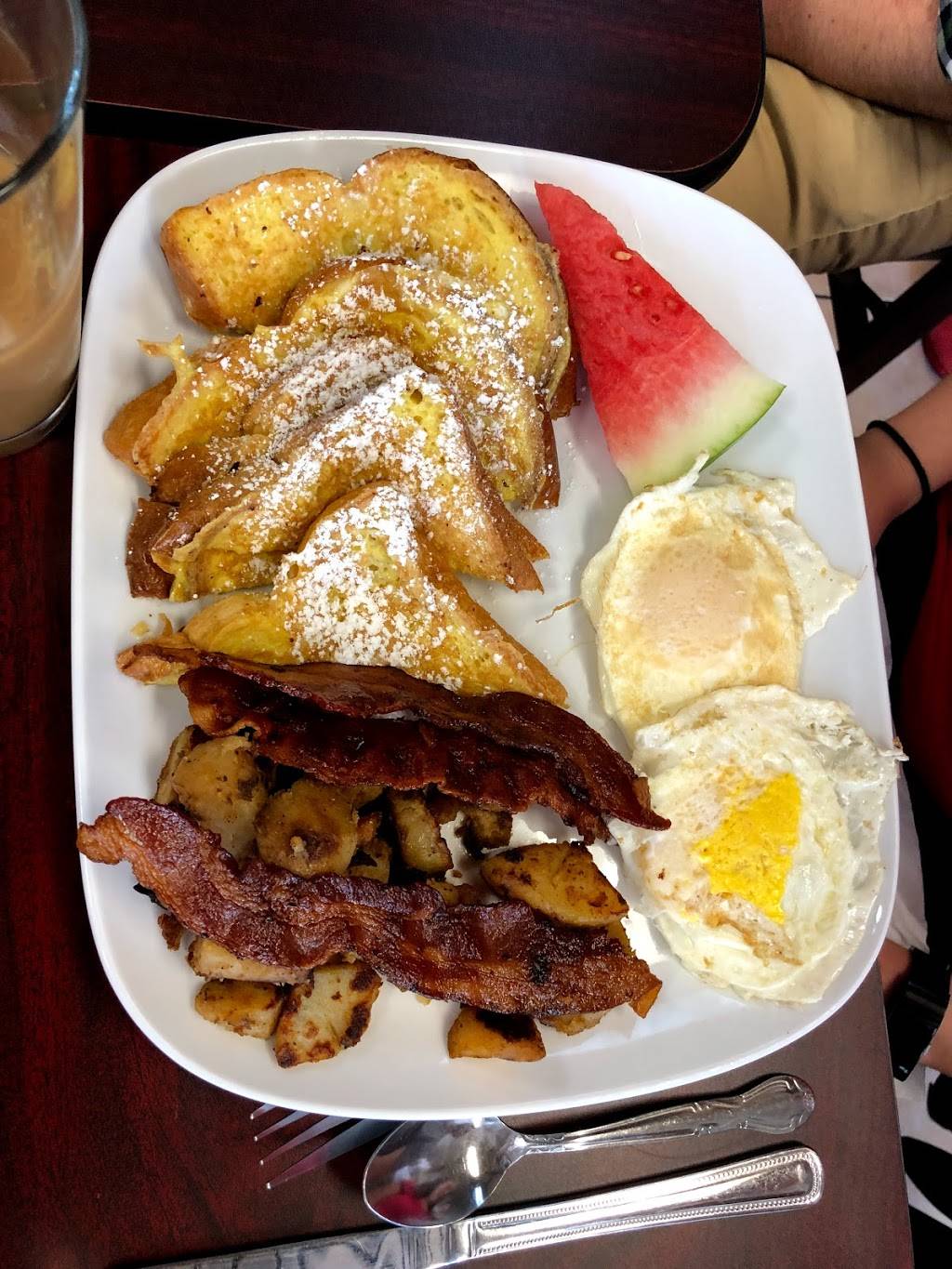 Sunrise Breakfast | restaurant | 528 Washington St, Norwood, MA 02062, USA | 6175152043 OR +1 617-515-2043