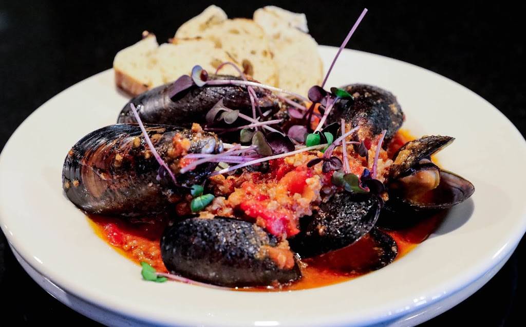 M & J Bistro | restaurant | 2503 N Tracy Blvd, Tracy, CA 95376, USA | 2098322727 OR +1 209-832-2727