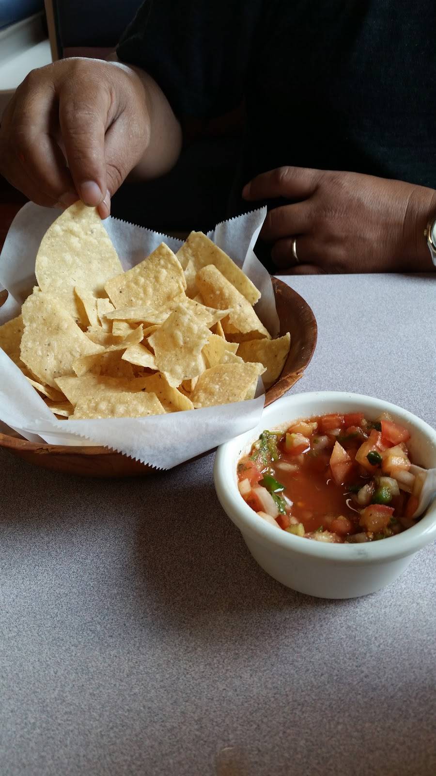 Taqueria Tequila Jalisco | restaurant | 1005 E Kingsbury St, Seguin, TX 78155, USA | 8303724132 OR +1 830-372-4132