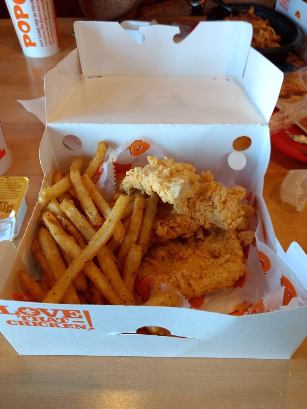Popeyes Louisiana Kitchen | restaurant | 3609 Brewerton Rd, Syracuse, NY 13212, USA | 3154575651 OR +1 315-457-5651