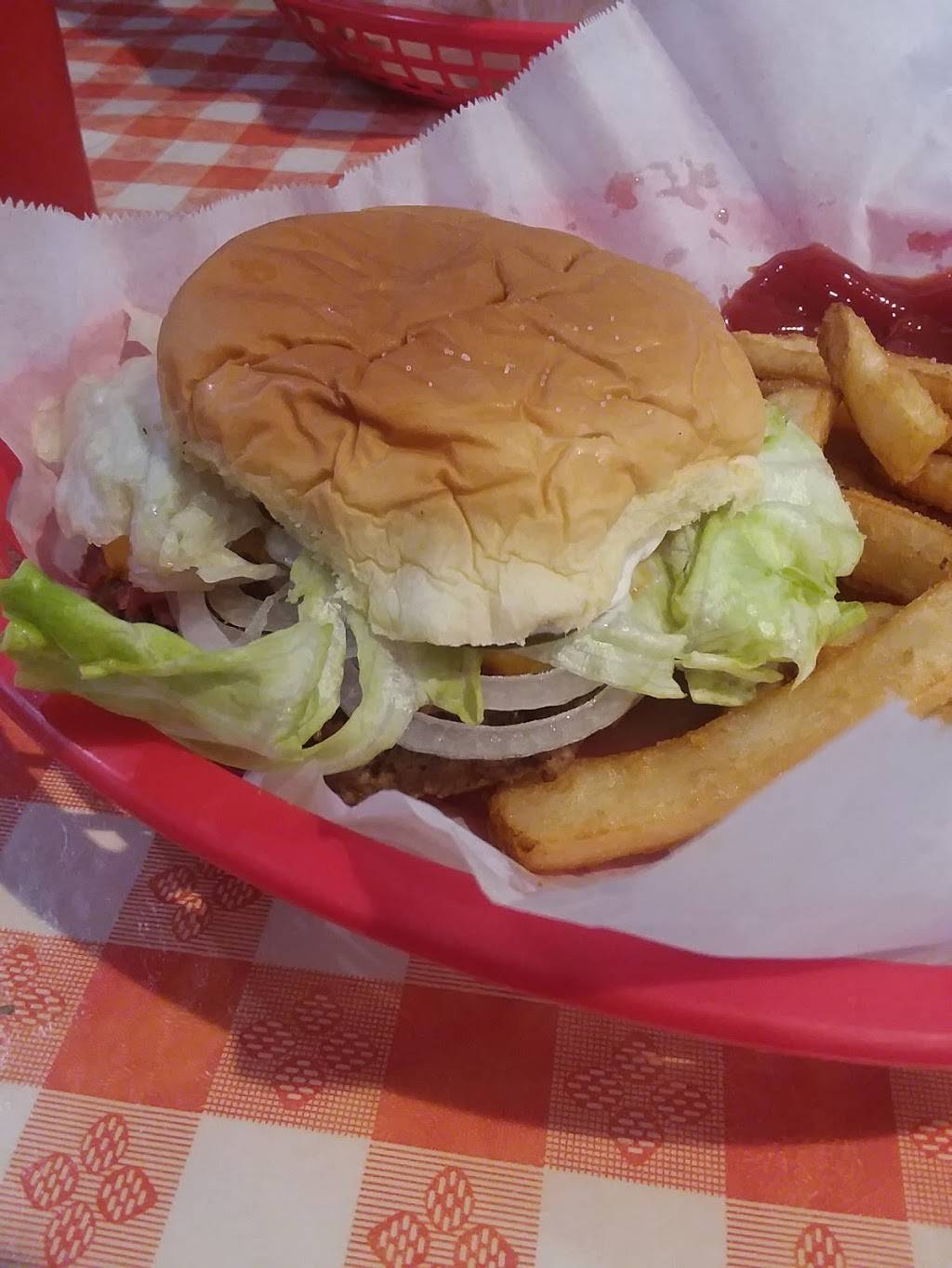 FireHouse Quick Stop & Pizza | restaurant | 5872 OH-140, Wheelersburg, OH 45694, USA | 7407781030 OR +1 740-778-1030