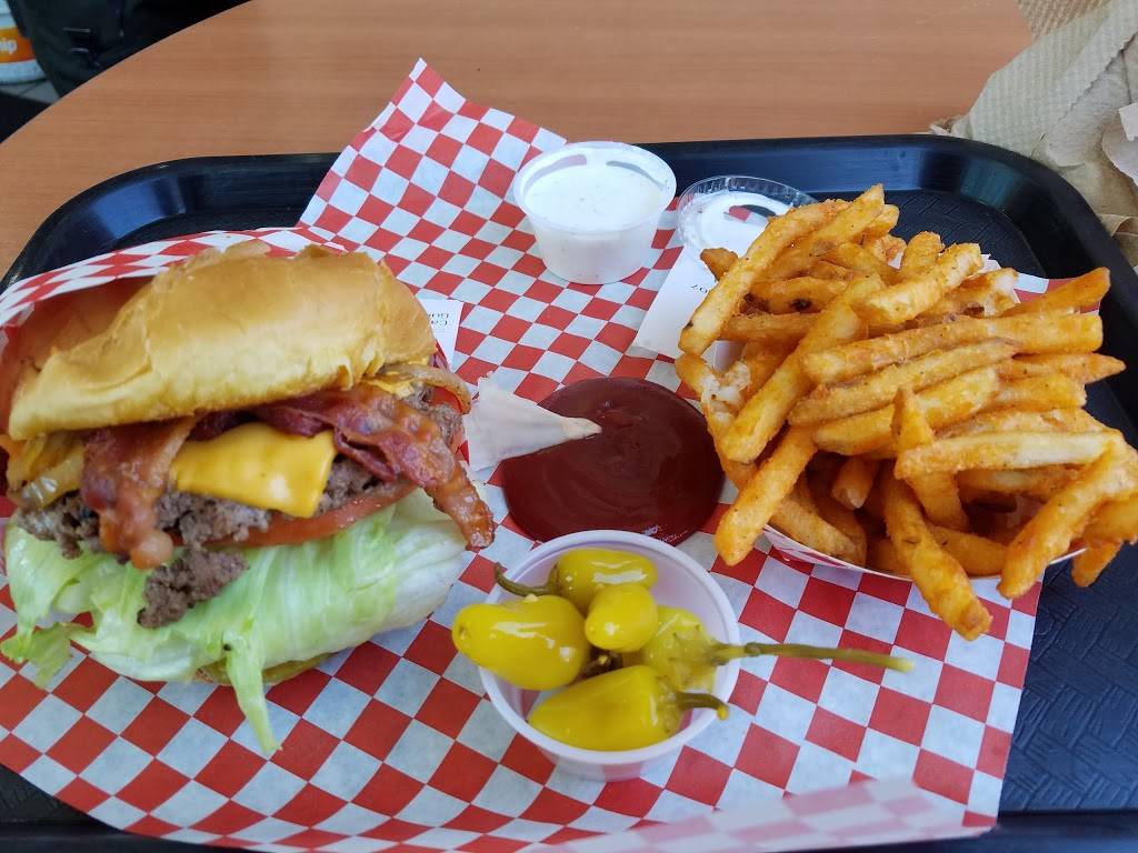 So-Cal Burgers Chill & Grill | restaurant | 203 S Mednik Ave, Los Angeles, CA 90022, USA | 3232633188 OR +1 323-263-3188