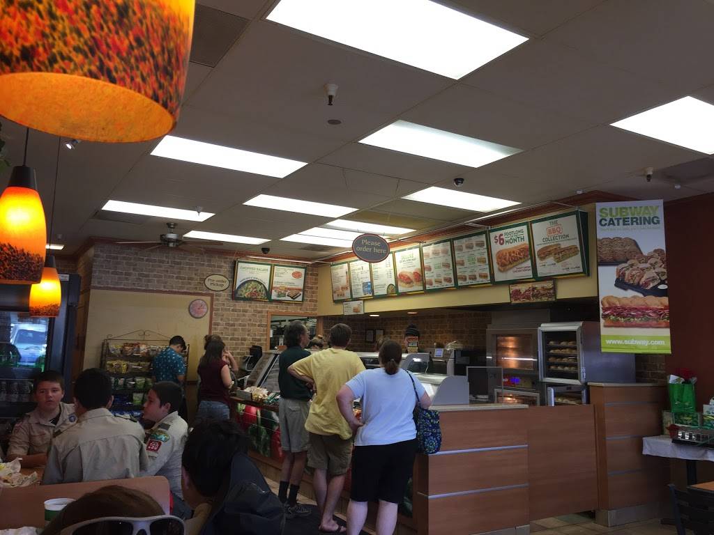 Subway | restaurant | 29424 Auberry Rd, Prather, CA 93651, USA | 5598557827 OR +1 559-855-7827