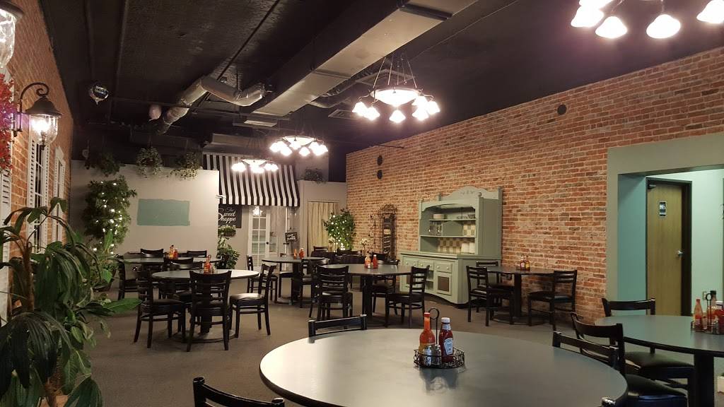 Gumbos | restaurant | 53 N Walnut St, Mt Clemens, MI 48043, USA | 5863073100 OR +1 586-307-3100