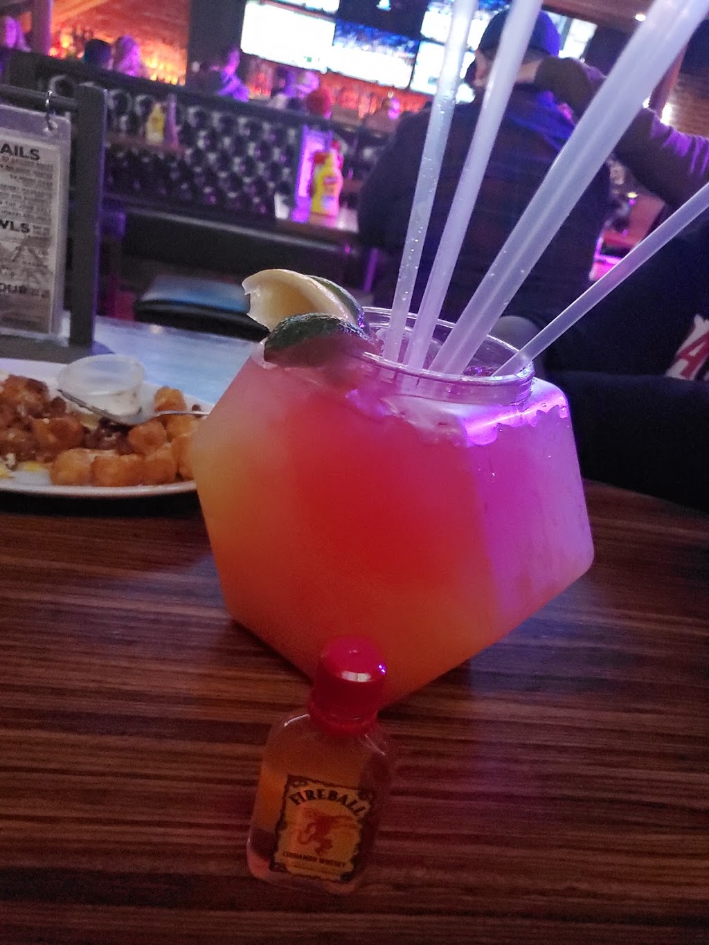 Barwest | restaurant | 2724 J St, Sacramento, CA 95816, USA | 9164764550 OR +1 916-476-4550