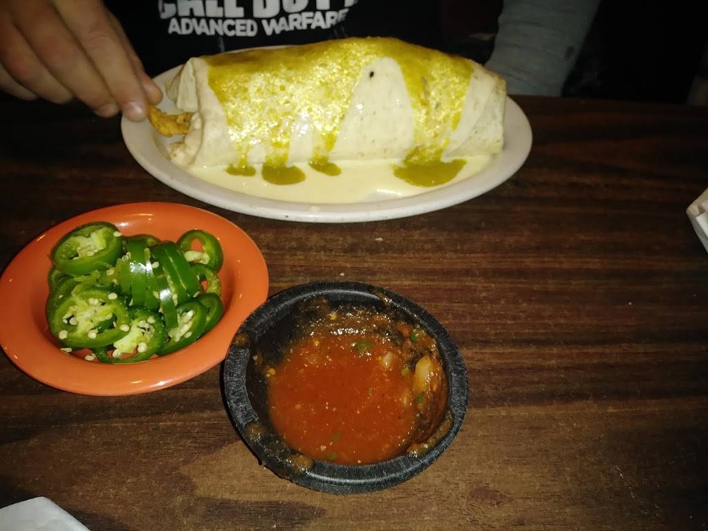 El Beso | restaurant | 2993 South Grove Boulevard, Bargersville, IN 46106, USA | 3175353355 OR +1 317-535-3355