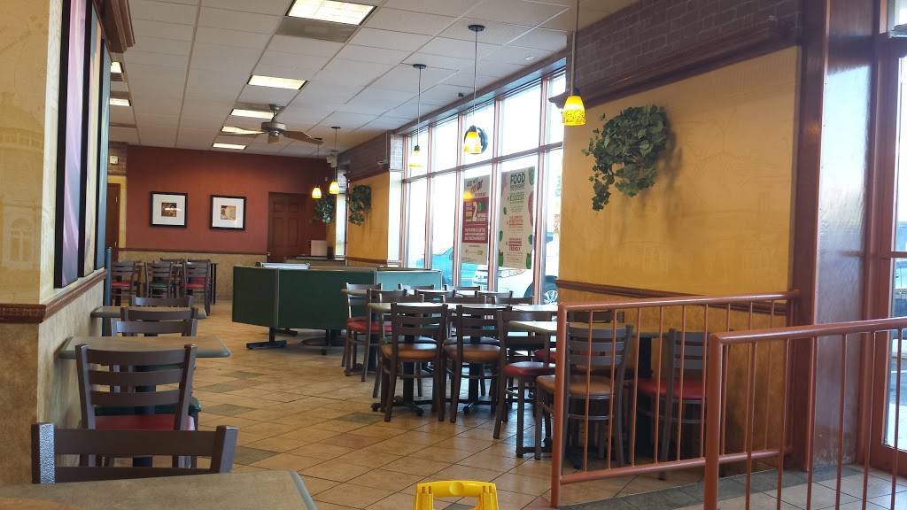 Subway | restaurant | 260 W Davis St B, Burlington, NC 27215, USA | 3362265671 OR +1 336-226-5671