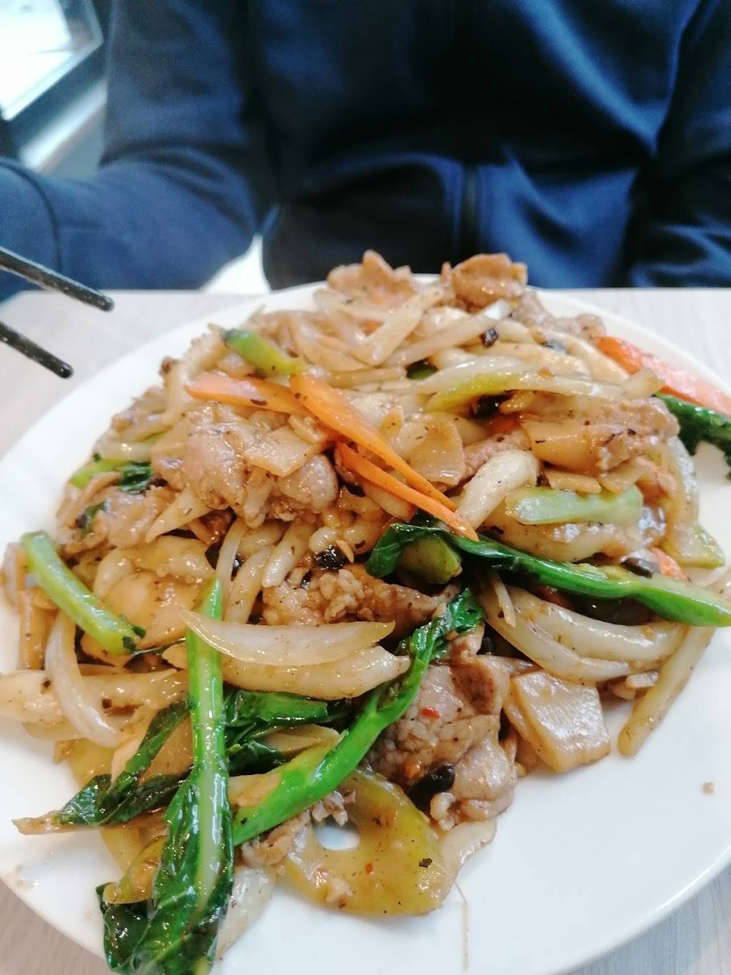 庞记桂林米粉 Pang Ji Gui Lin Nouilles | restaurant | 6396 Boulevard Monk, Montréal, QC H4E 3H9, Canada | 4383857881 OR +1 438-385-7881