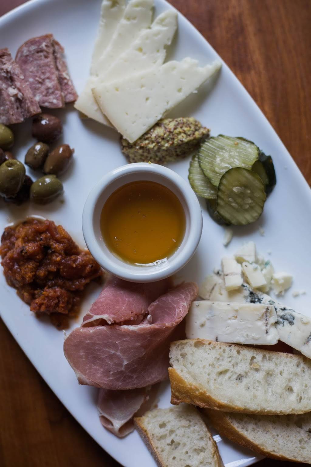 The Trustees Table | restaurant | 3501 Lexington Rd, Harrodsburg, KY 40330, USA | 8007345611 OR +1 800-734-5611