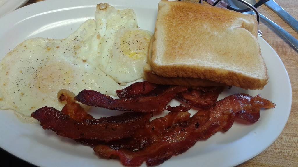 Dannys Breakfast Place | restaurant | 1039 Cass Avenue, Woonsocket, RI 02895, USA | 4013560523 OR +1 401-356-0523