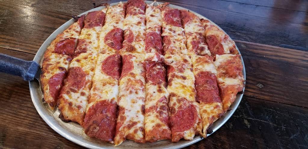Pizza 150 Inc. | restaurant | 9919 W US-150, Edwards, IL 61528, USA | 3096915442 OR +1 309-691-5442