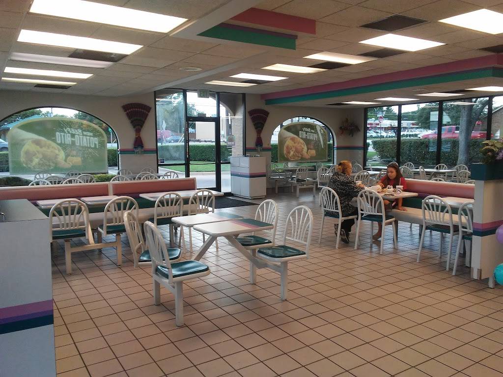 Taco Bell | meal takeaway | 1101 N Collins St, Arlington, TX 76011, USA | 8172617593 OR +1 817-261-7593