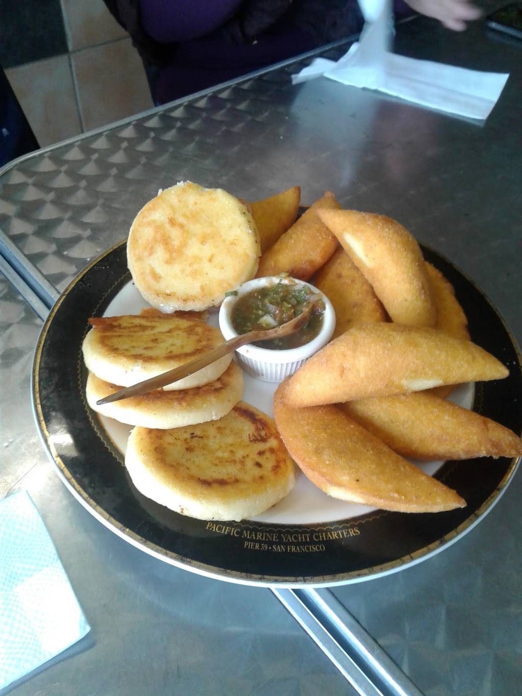 Mr Pollo- Aguila de Oro | restaurant | 6123 Mission St, Daly City, CA 94014, USA | 4154945076 OR +1 415-494-5076