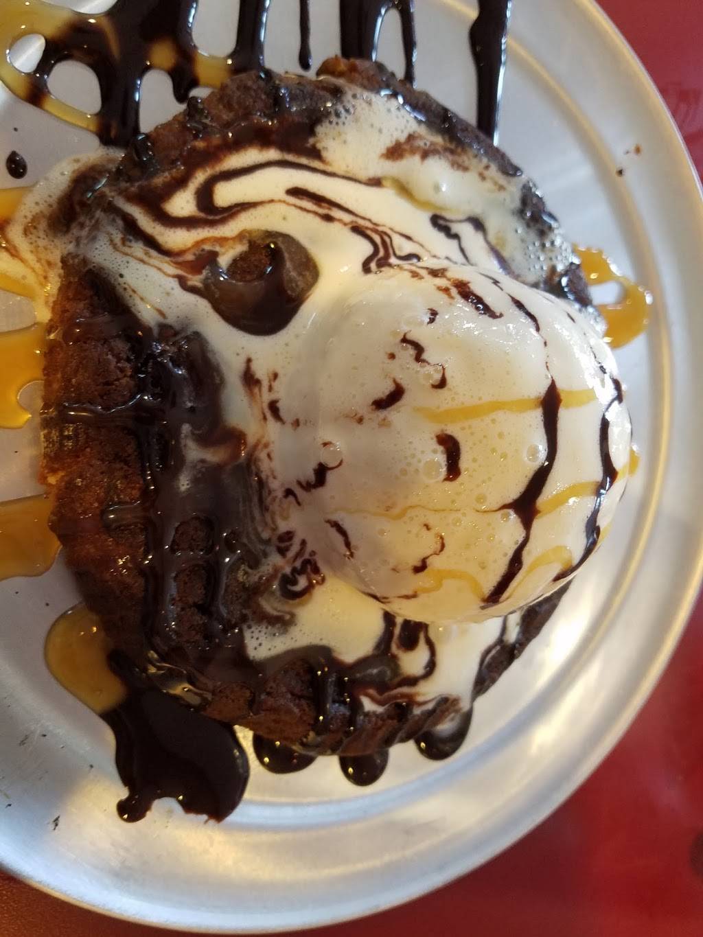 Wings Over Broadway | restaurant | 8838 E Broadway Blvd, Tucson, AZ 85710, USA | 5202075883 OR +1 520-207-5883