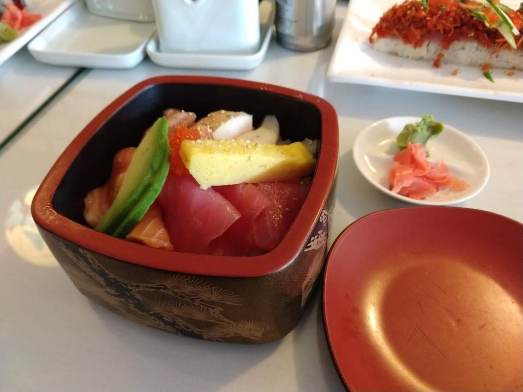 Sumo Sushi | restaurant | 198 Thames St #1, Newport, RI 02840, USA | 4018482307 OR +1 401-848-2307