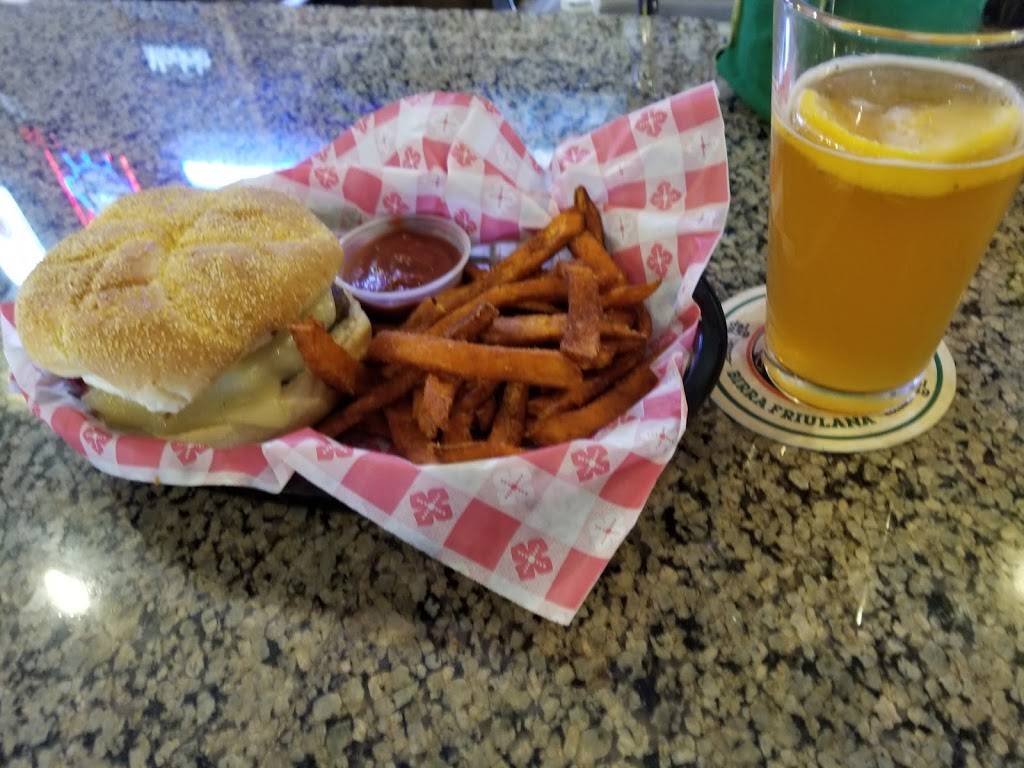 Bentleys at the Outhouse | restaurant | 200 Main St W, Hartselle, AL 35640, USA | 2567545188 OR +1 256-754-5188