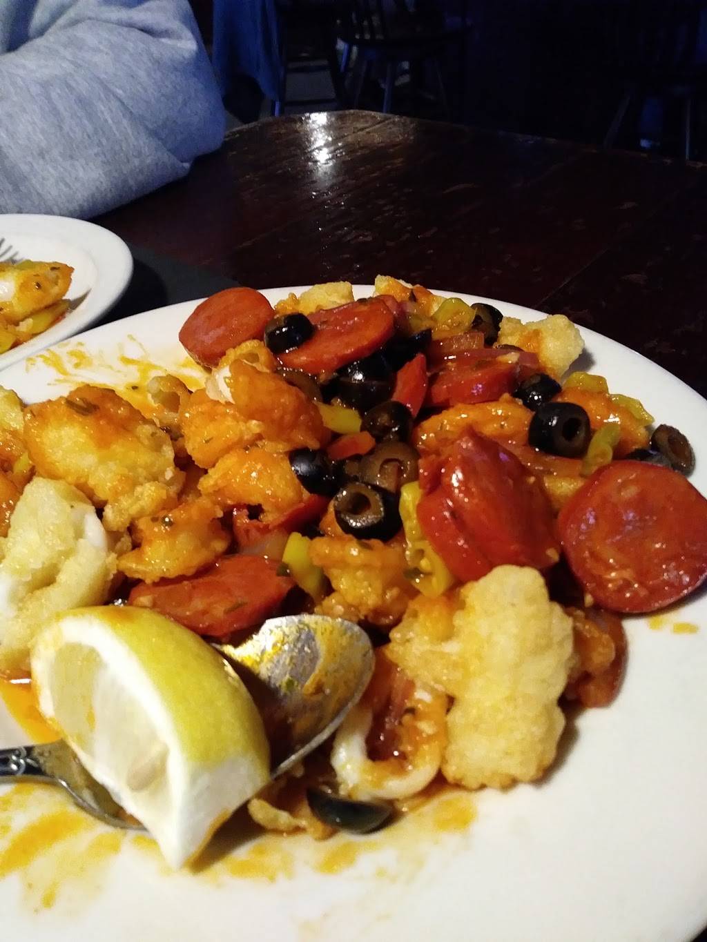 T & Ts 133 Club | restaurant | 29 Warren Ave #5019, East Providence, RI 02914, USA | 4014381330 OR +1 401-438-1330